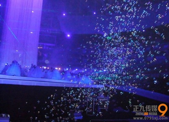 泡泡机、舞台泡泡机、彩泡机、雪花机