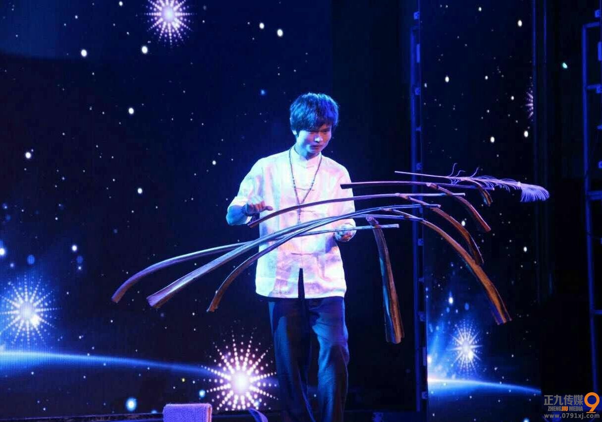 羽毛平衡术 一根羽毛的重量