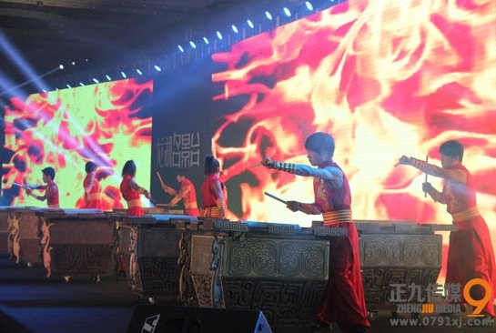 击缶表演